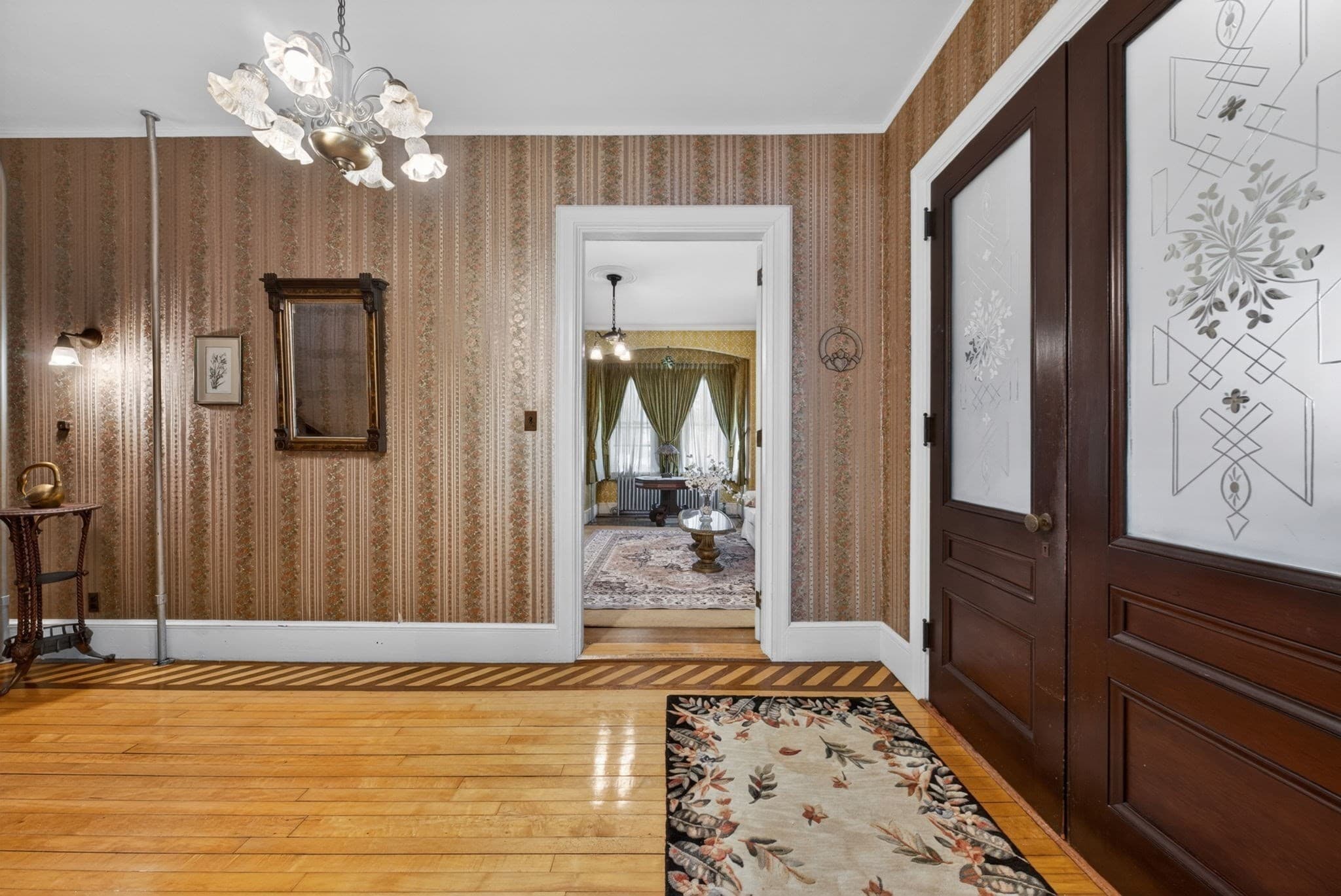 Single Family Residence at 289 W. Britannia St, Taunton MA 02780, photo 6 of 40