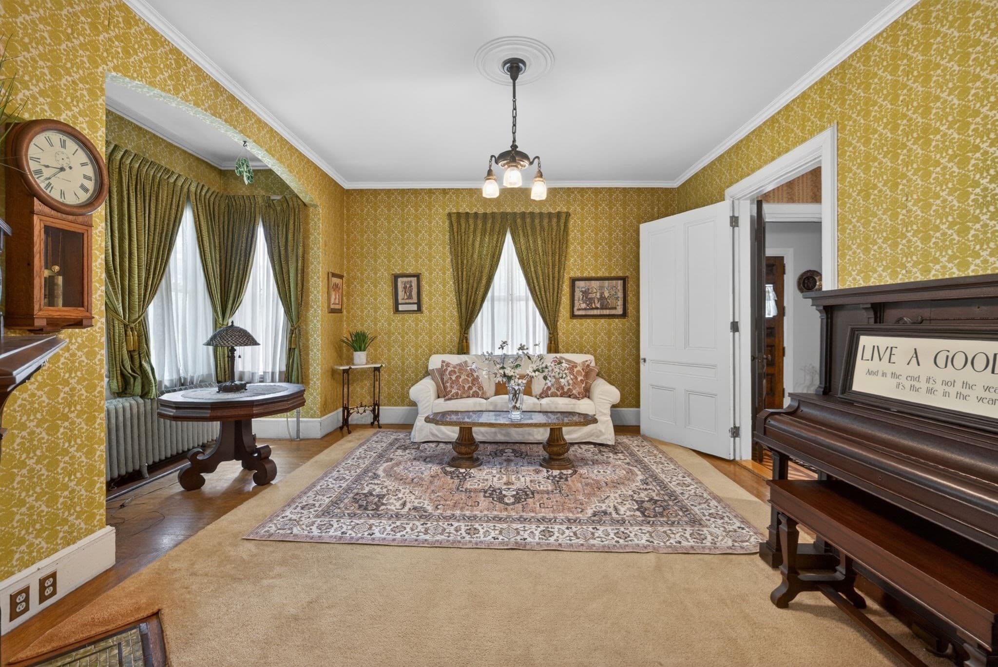 Single Family Residence at 289 W. Britannia St, Taunton MA 02780, photo 7 of 40