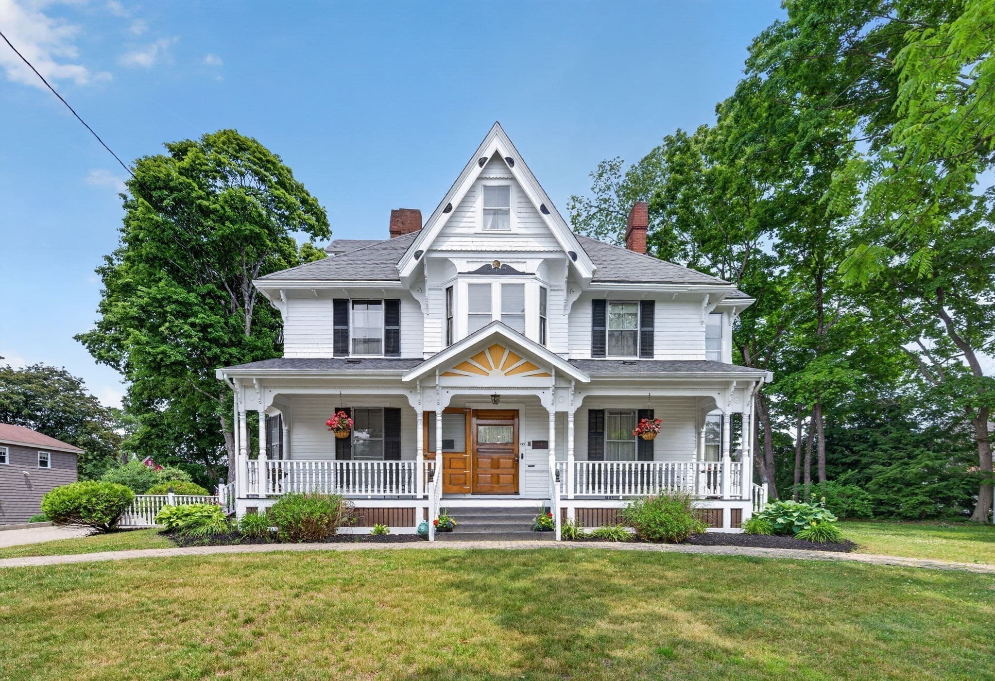 Single Family Residence at 289 W. Britannia St, Taunton MA 02780, photo 3 of 40