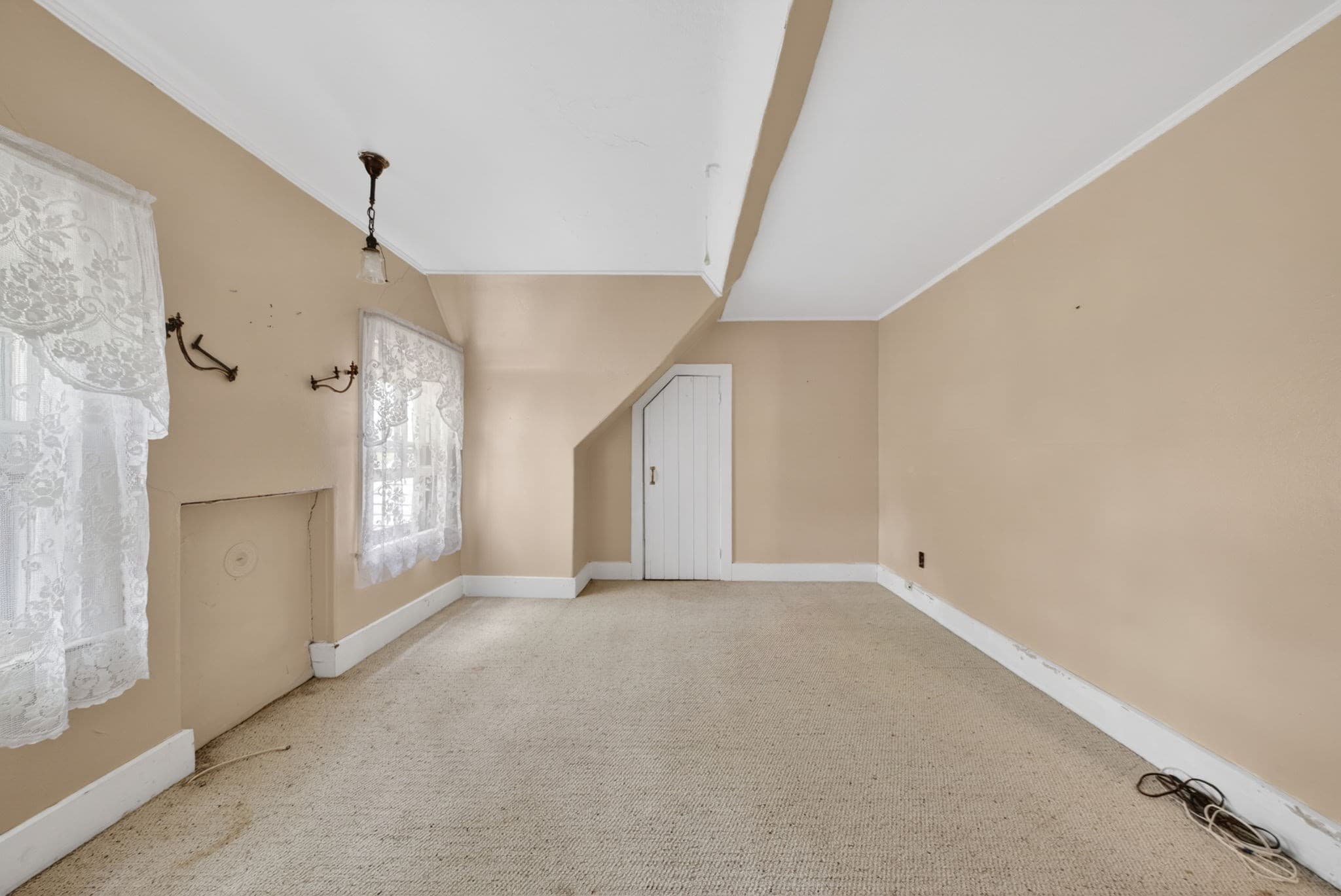 Single Family Residence at 289 W. Britannia St, Taunton MA 02780, photo 34 of 40