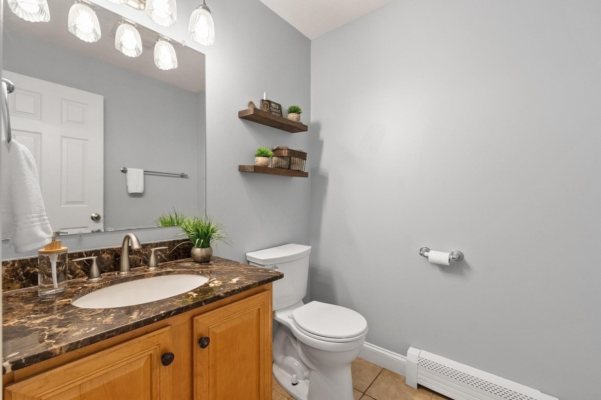 Single Family Residence at 682 Ashburnham Hill Rd, Fitchburg MA 01420, photo 18 of 42