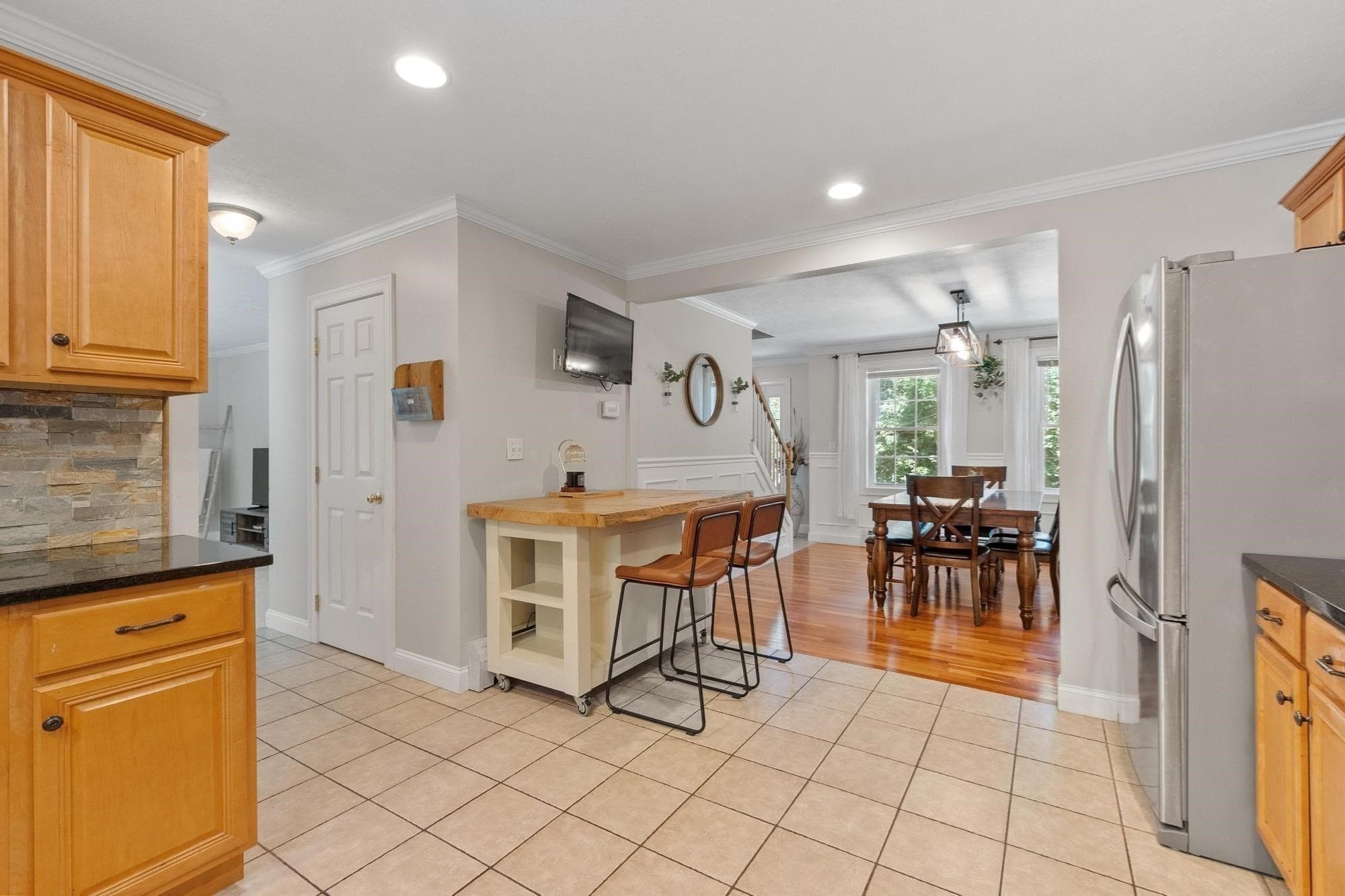 Single Family Residence at 682 Ashburnham Hill Rd, Fitchburg MA 01420, photo 11 of 42