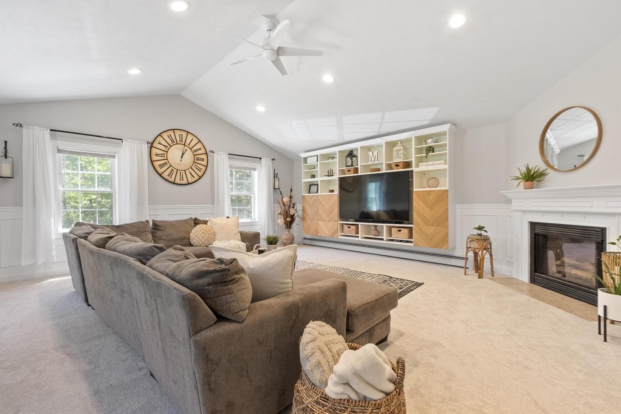Single Family Residence at 682 Ashburnham Hill Rd, Fitchburg MA 01420, photo 4 of 42