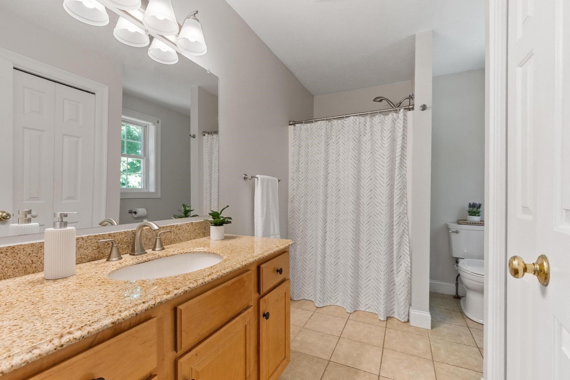 Single Family Residence at 682 Ashburnham Hill Rd, Fitchburg MA 01420, photo 25 of 42