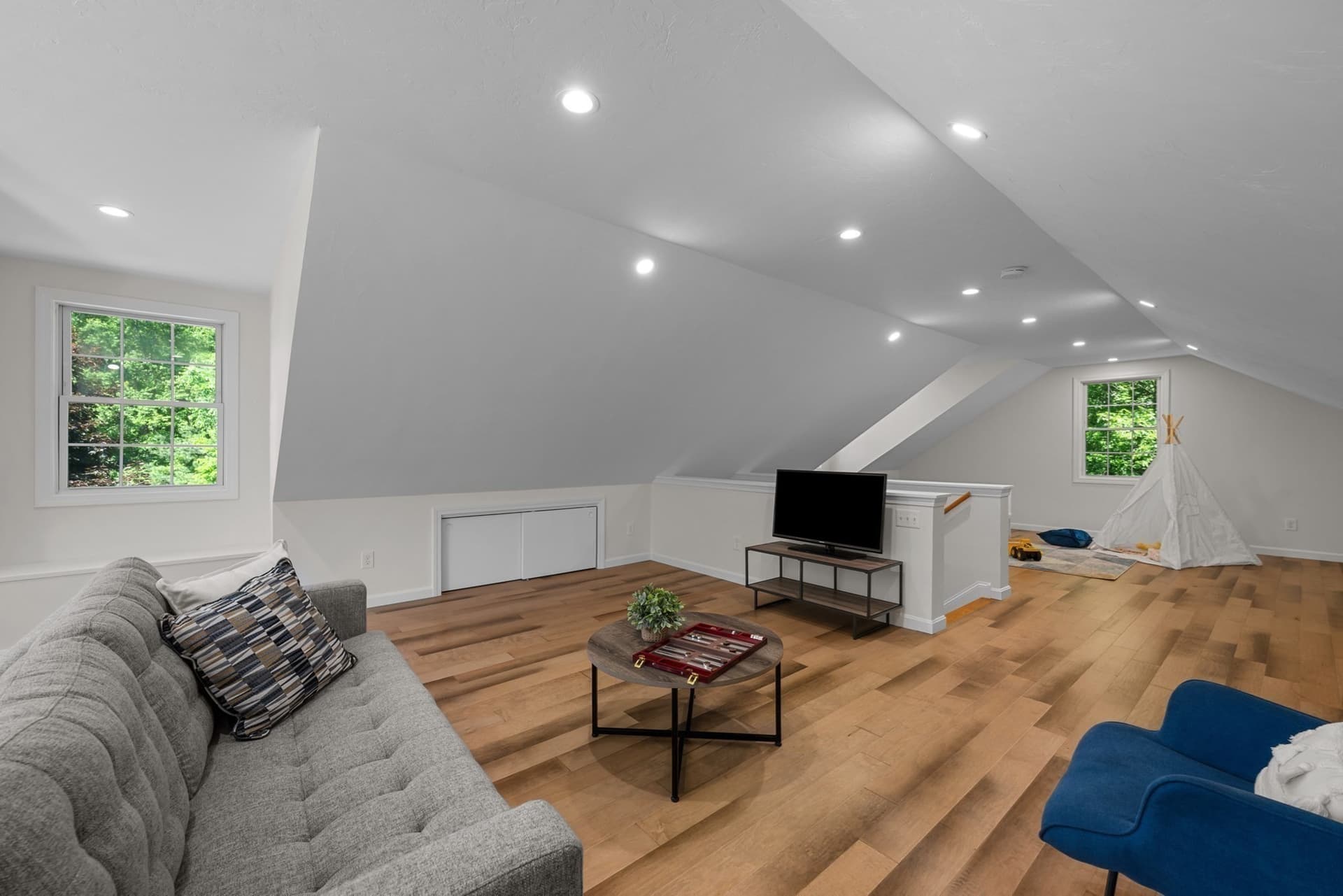 Single Family Residence at 128 Memorial Dr, Shrewsbury MA 01545, photo 26 of 42