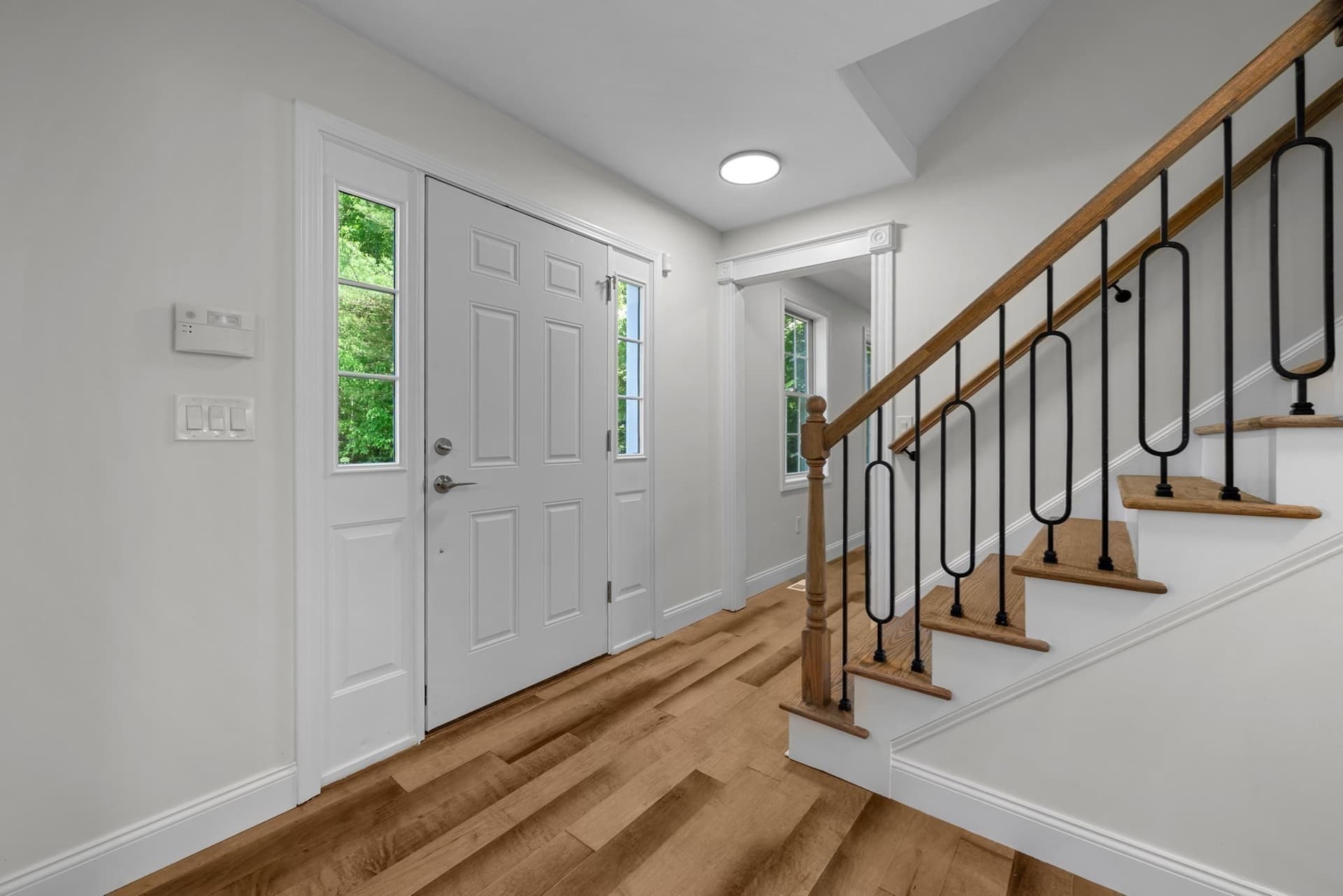 Single Family Residence at 128 Memorial Dr, Shrewsbury MA 01545, photo 5 of 42