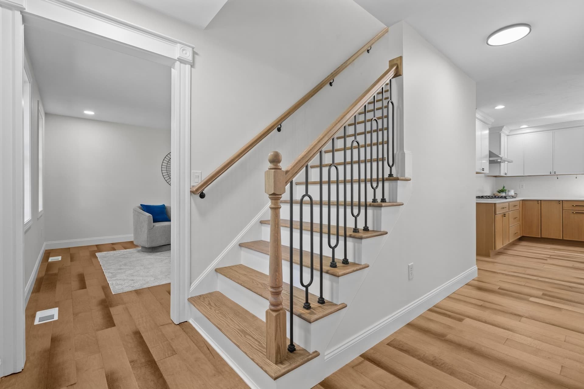 Single Family Residence at 128 Memorial Dr, Shrewsbury MA 01545, photo 11 of 42