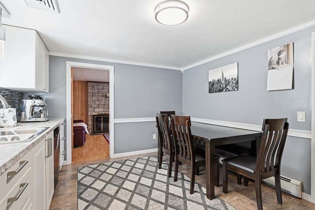 140 Ruskin St, Chicopee MA 01020 photo 6