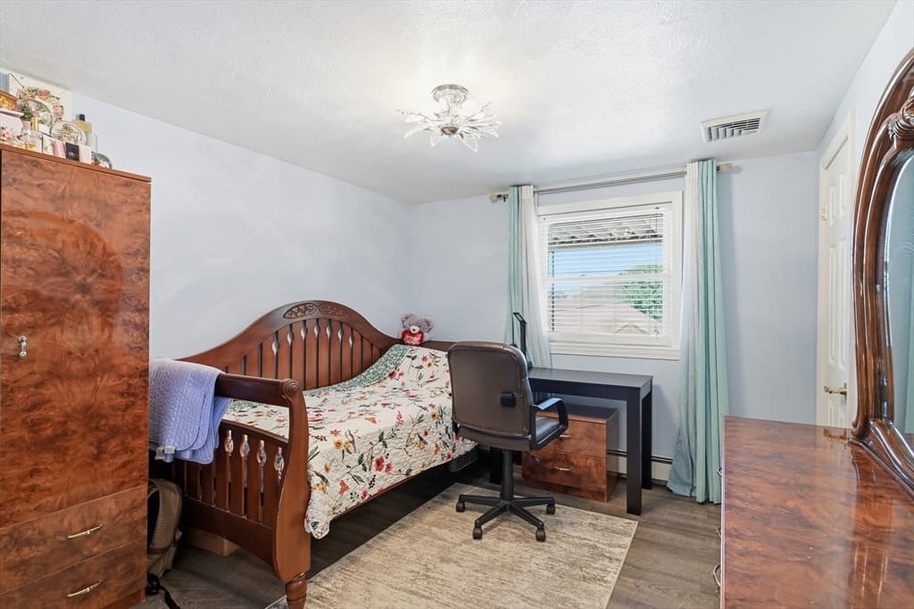 140 Ruskin St, Chicopee MA 01020 photo 13