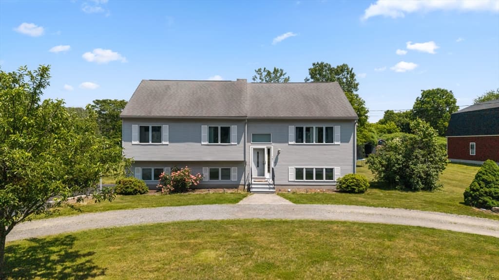 Single Family Residence at 781 Grafton St, Shrewsbury MA 01545, photo 2 of 39