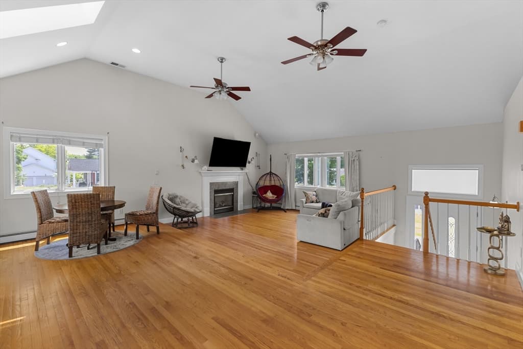 Single Family Residence at 781 Grafton St, Shrewsbury MA 01545, photo 5 of 39