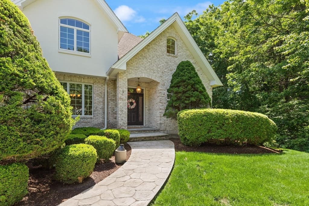 9 Riverside Terrace, Easton MA 02356 photo 3