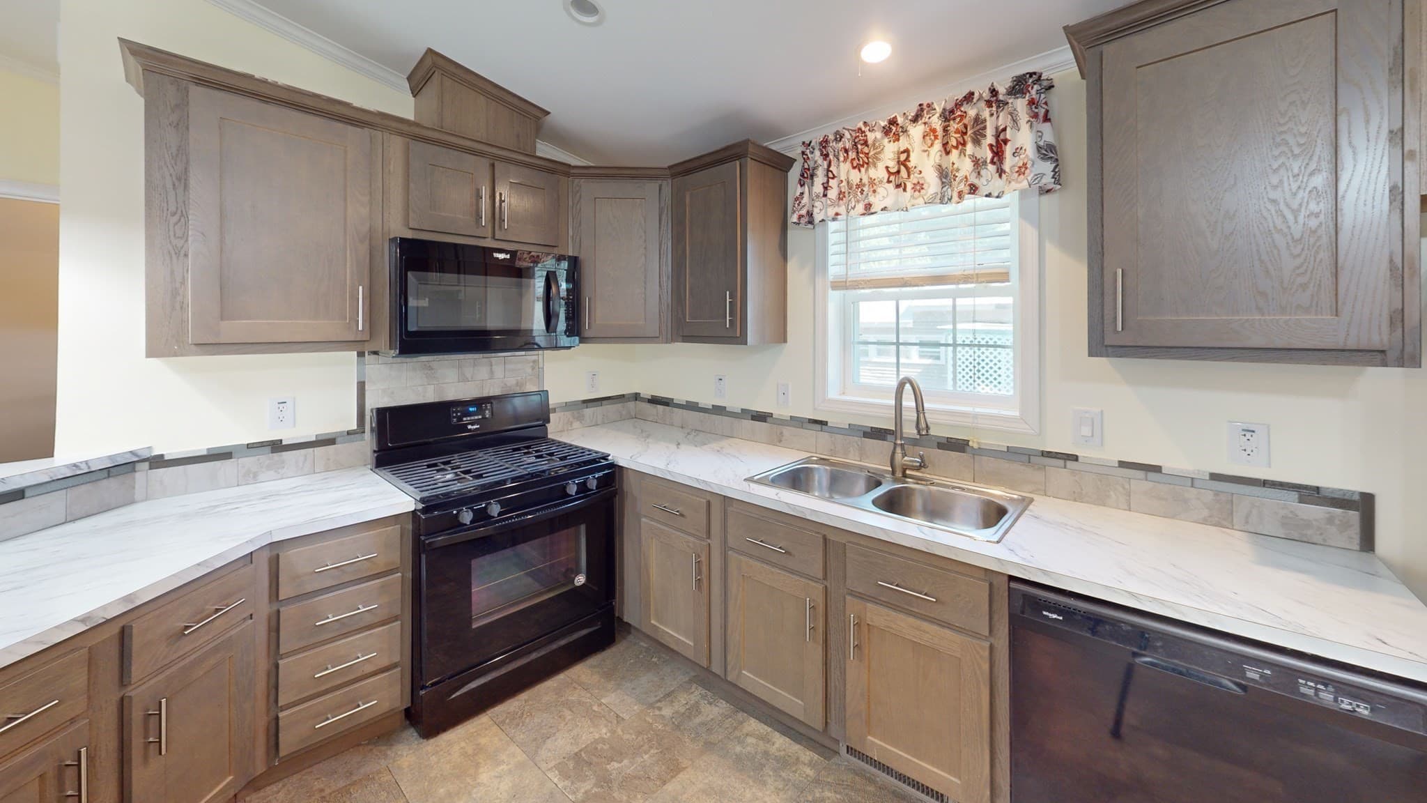 Mobile Home at 1790 Mass Ave # T, Lunenburg MA 01462, photo 4 of 26