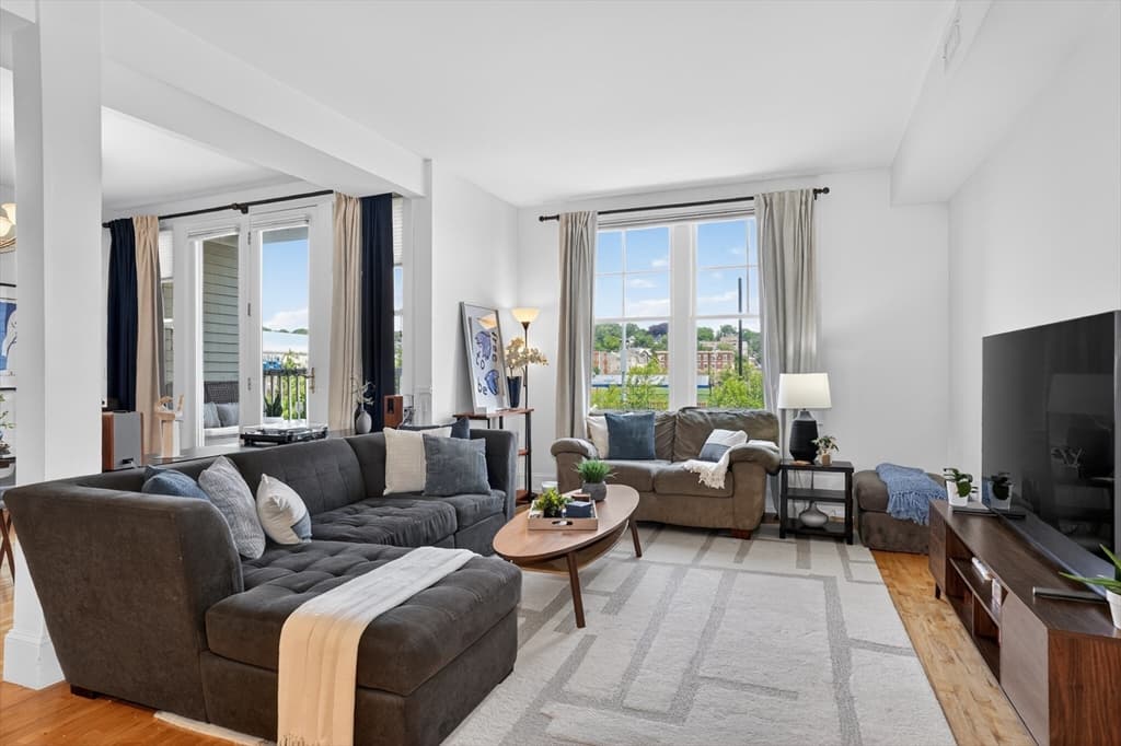 Condominium at 17 Ivaloo St # 6, Somerville MA 02143, photo 3 of 31