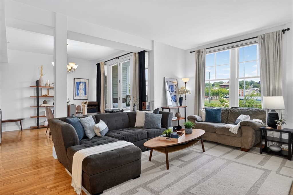 17 Ivaloo St # 6, Somerville MA 02143