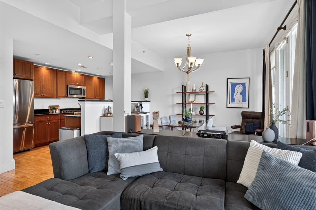 Condominium at 17 Ivaloo St # 6, Somerville MA 02143, photo 4 of 31