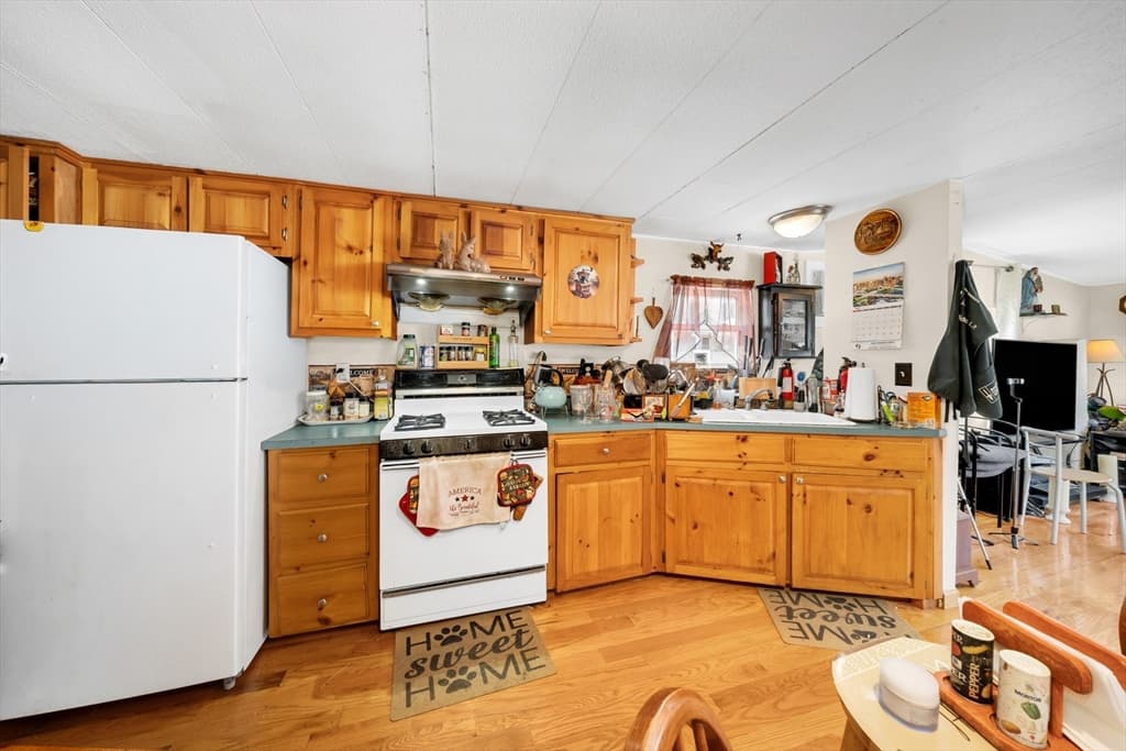 154 Newbury St # 26, Peabody MA 01960 photo 4
