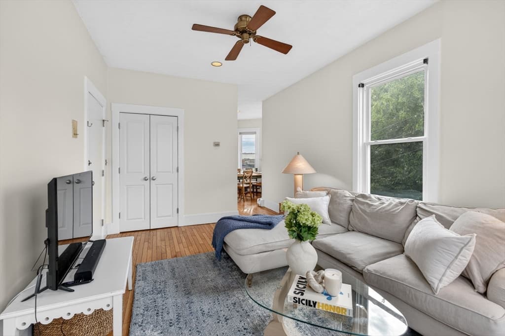 Condominium at 118 High St # 9, Boston MA 02129, Boston, photo 3 of 22