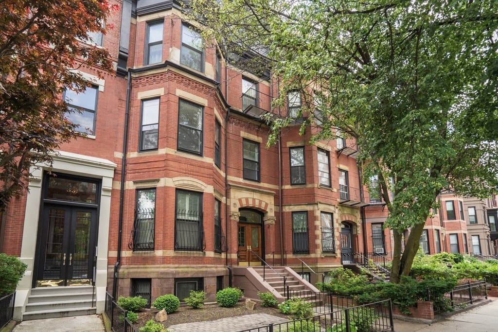 Condominium at 333 Beacon St # 3, Boston MA 02116, photo 2 of 26