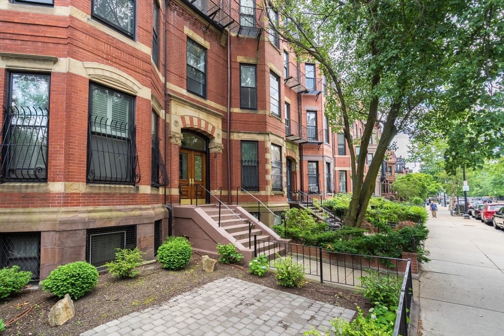 Condominium at 333 Beacon St # 3, Boston MA 02116, photo 20 of 26