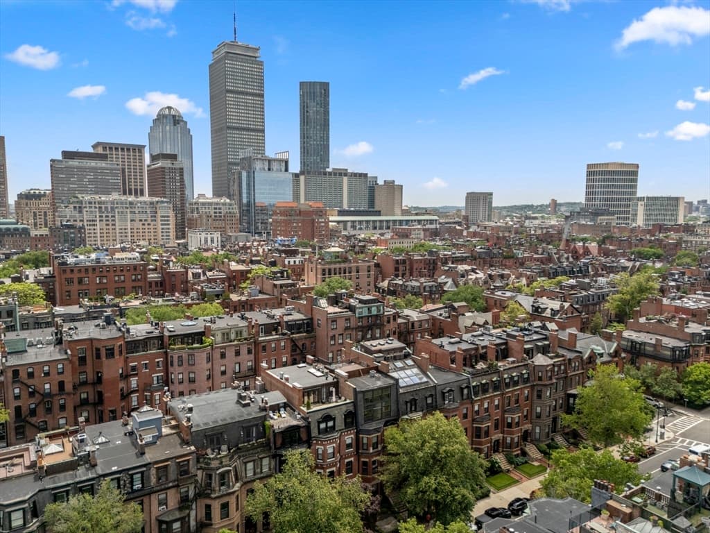 Condominium at 333 Beacon St # 3, Boston MA 02116, photo 24 of 26