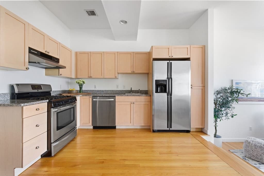 Condominium at 156 Chelsea Street # 201, Boston MA 02128, Boston, photo 8 of 23