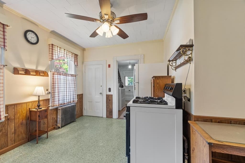 140 Lake View Ave, Lynn MA 01904 photo 17