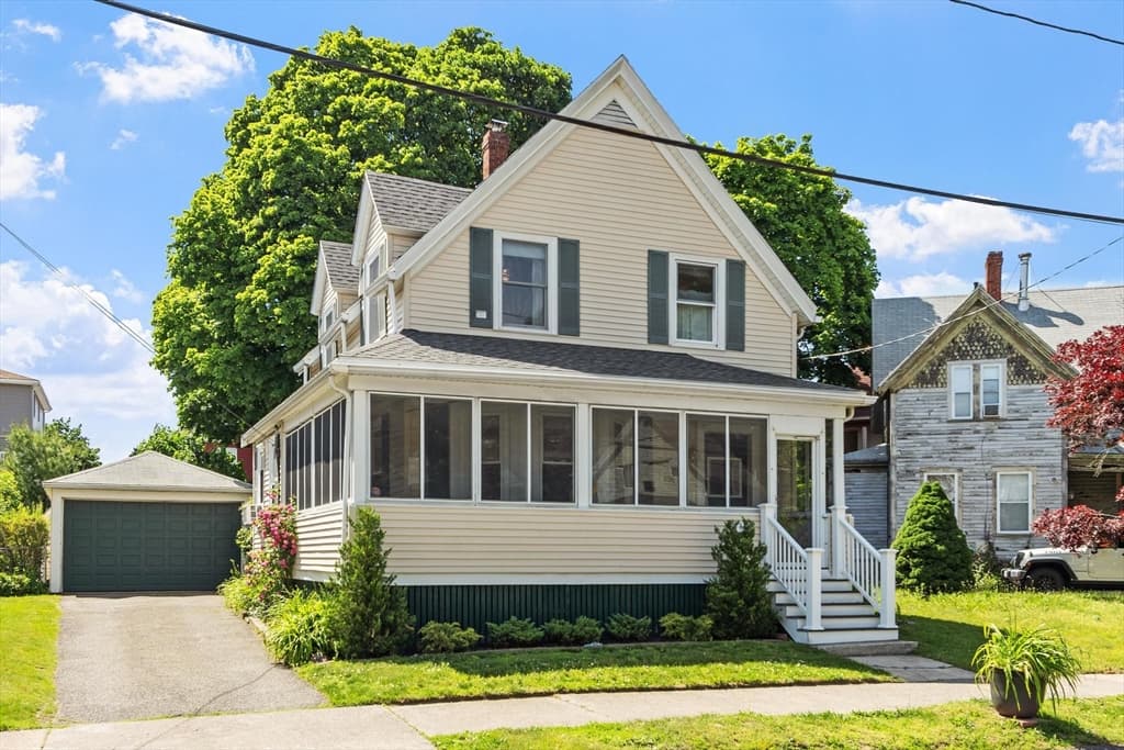 140 Lake View Ave, Lynn MA 01904