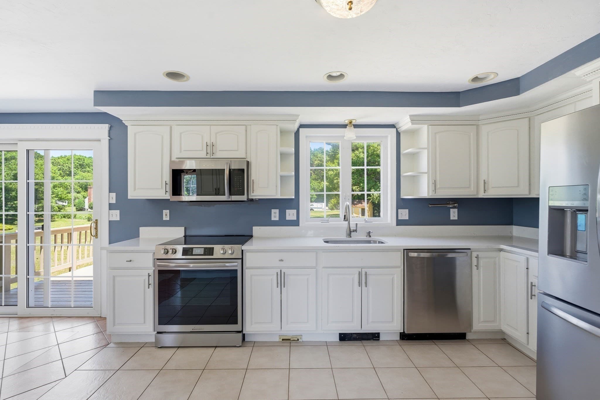 Single Family Residence at 27 Charles Ave, Uxbridge MA 01569, photo 5 of 42
