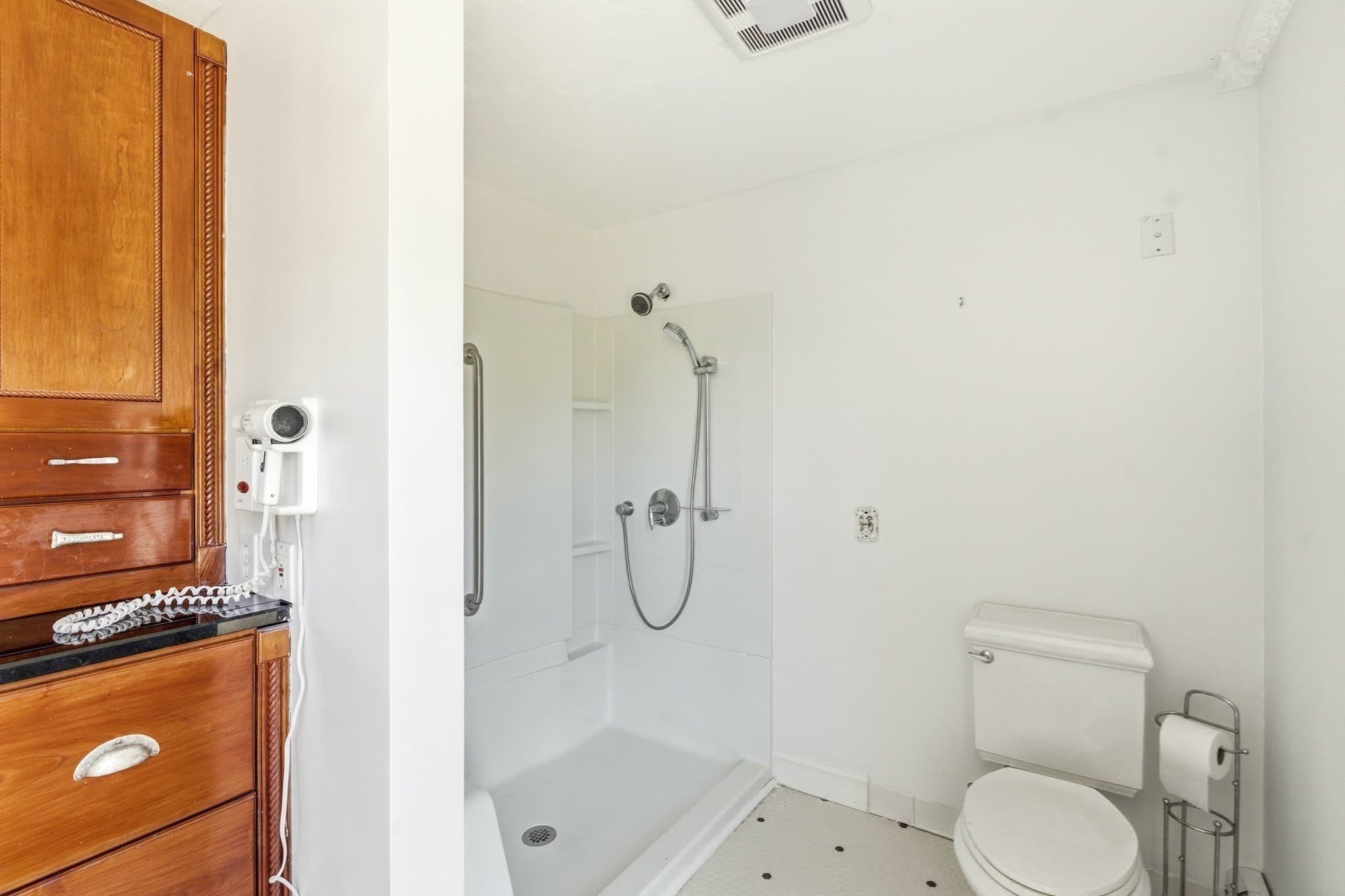 Single Family Residence at 27 Charles Ave, Uxbridge MA 01569, photo 20 of 42