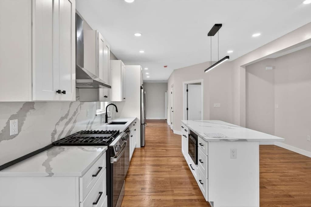 Condominium at 21 Hutchinson # 1, Winthrop MA 02152, Winthrop, photo 6 of 16