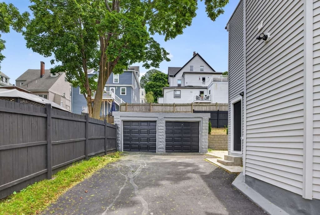 Condominium at 21 Hutchinson # 1, Winthrop MA 02152, Winthrop, photo 3 of 16