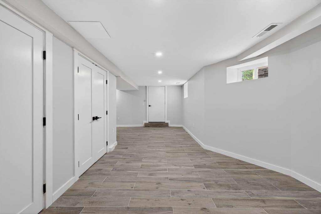Condominium at 21 Hutchinson # 1, Winthrop MA 02152, Winthrop, photo 14 of 16