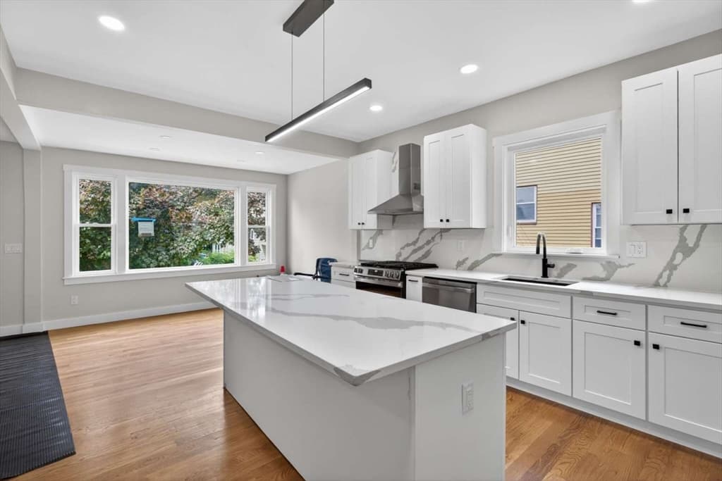 Condominium at 21 Hutchinson # 1, Winthrop MA 02152, Winthrop, photo 4 of 16