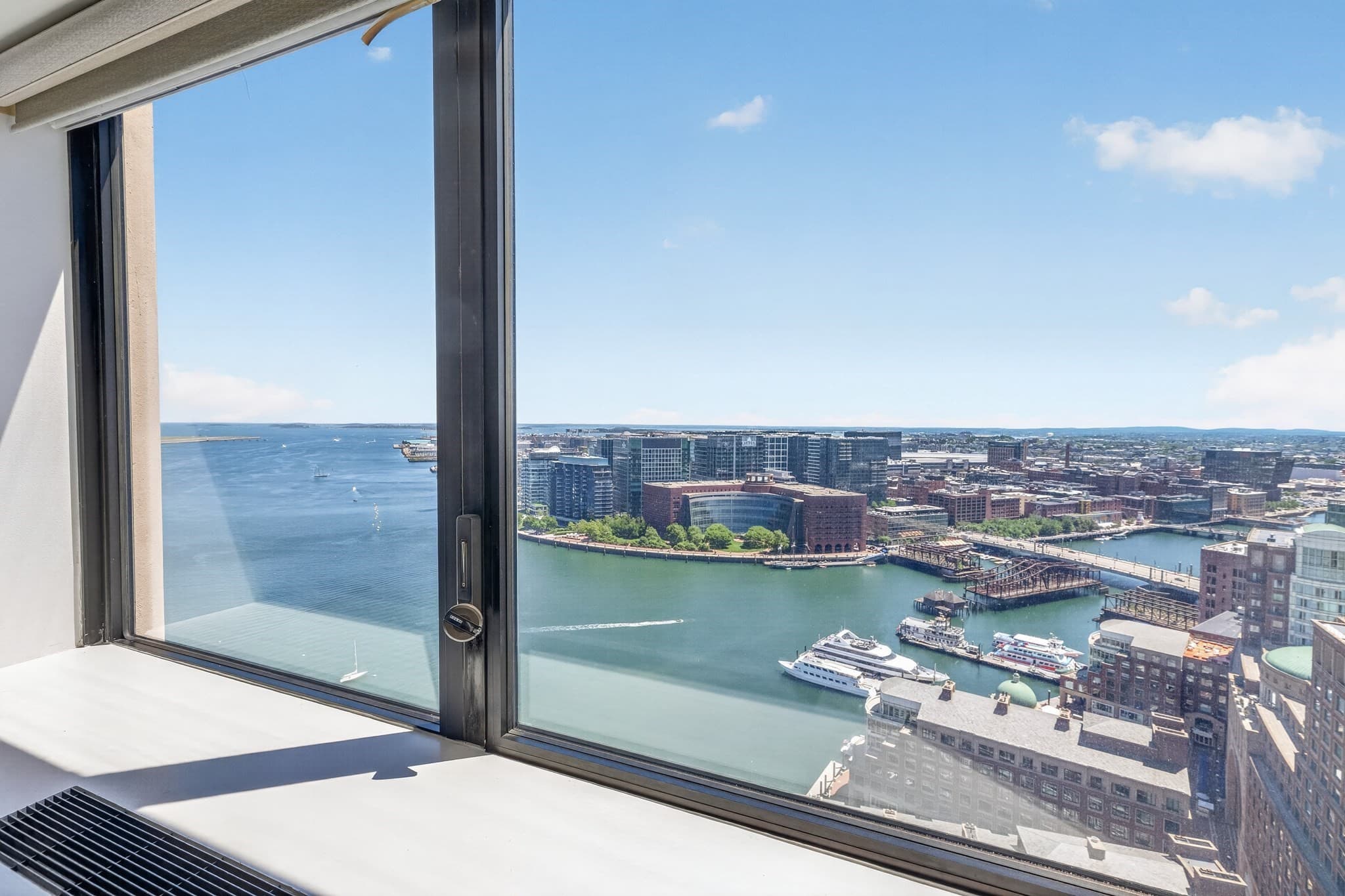Condominium at 85 East India Row # 33E, Boston MA 02110, photo 3 of 14