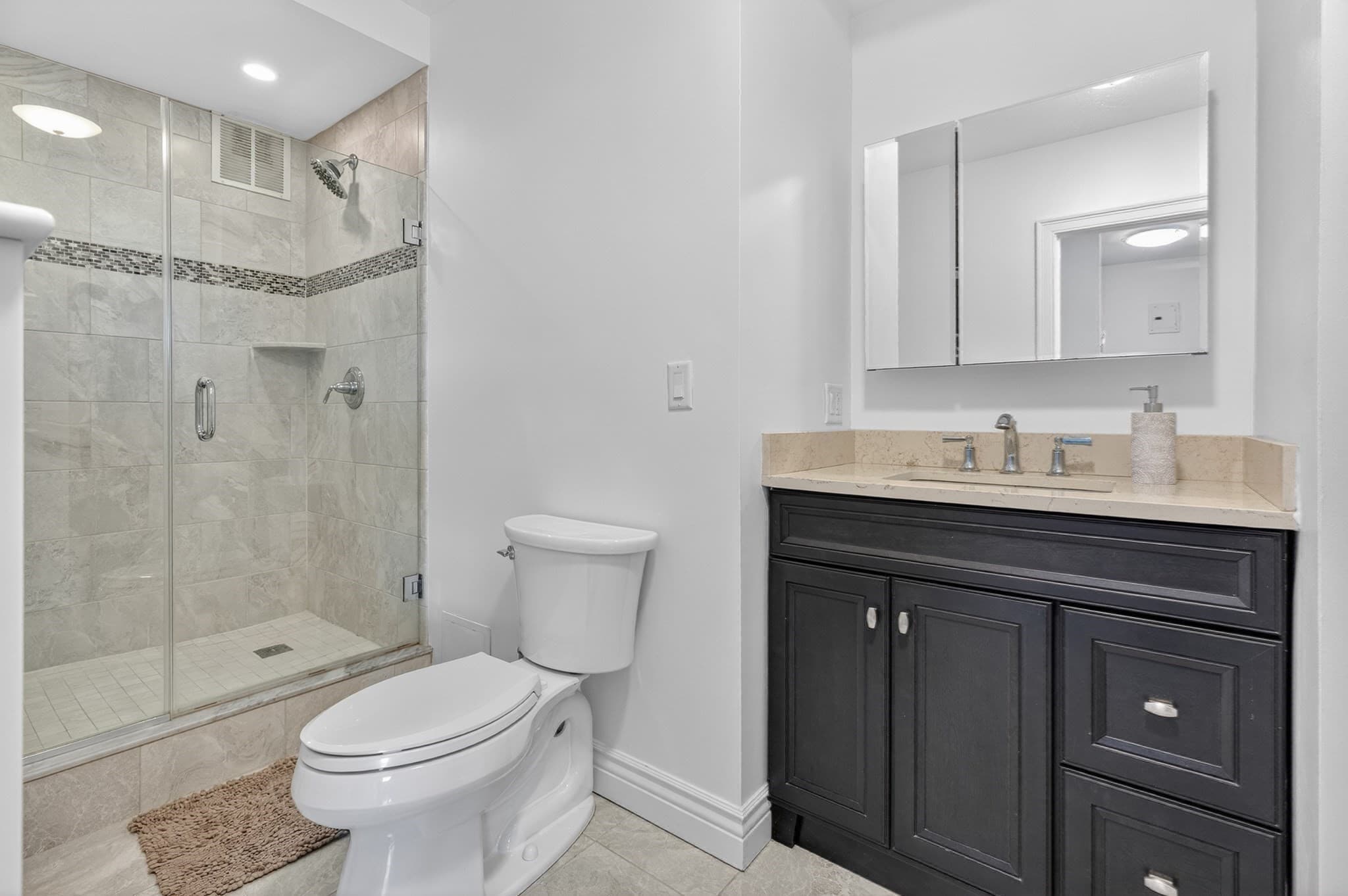 Condominium at 85 East India Row # 33E, Boston MA 02110, photo 11 of 14