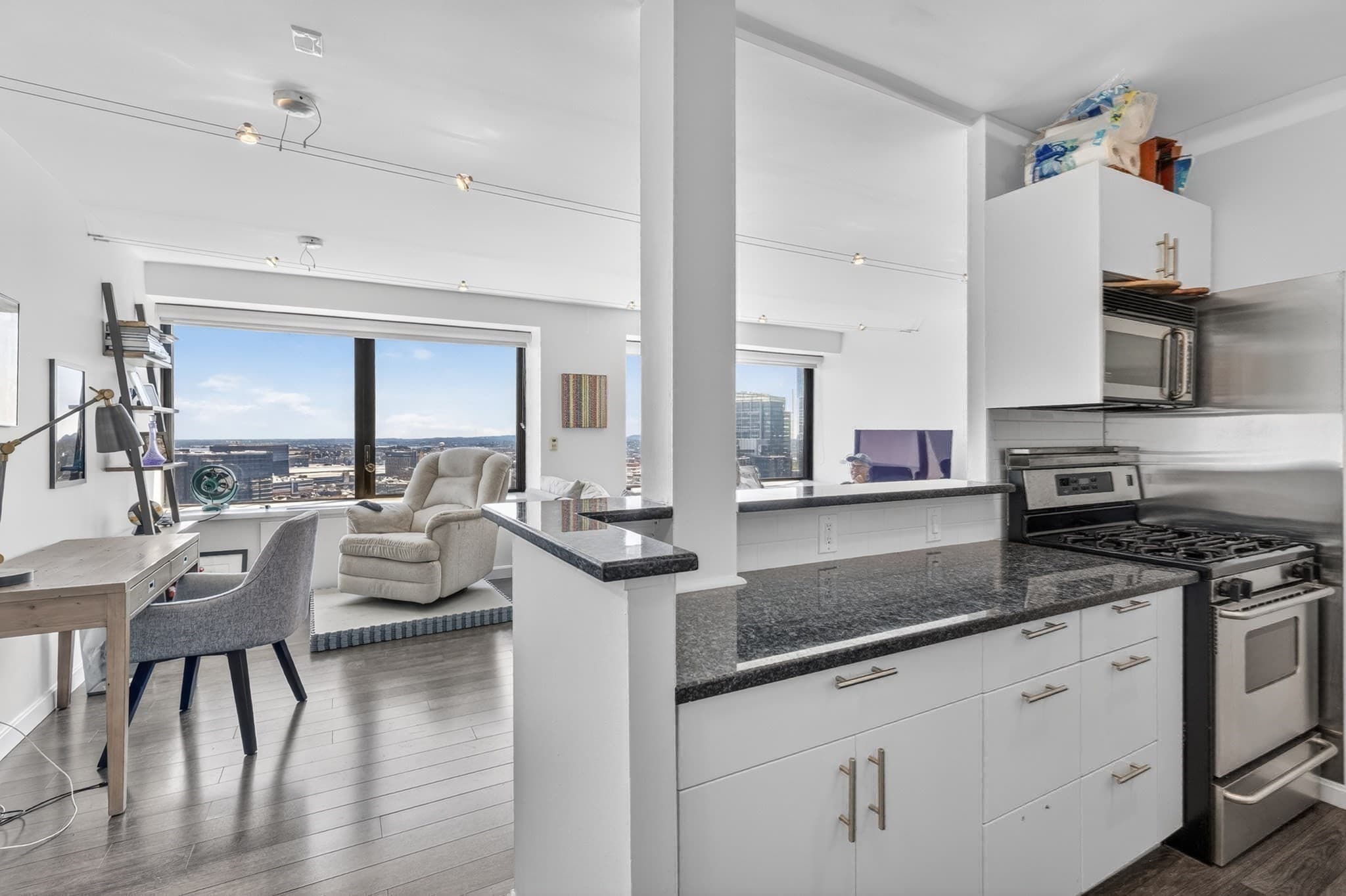 Condominium at 85 East India Row # 33E, Boston MA 02110, photo 8 of 14