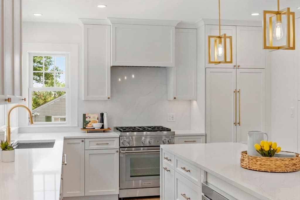196 Doty St, Waltham MA 02452 photo 10