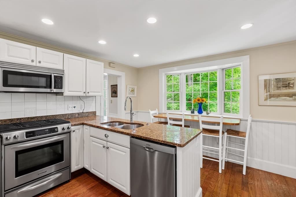 11 Concord Road, Wayland MA 01778 photo 9