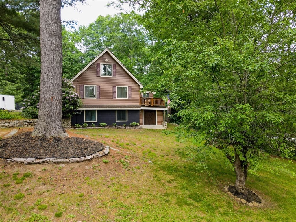 Single Family Residence at 32 Honor Roll Rd, Pelham NH 03076, Pelham, photo 5 of 42