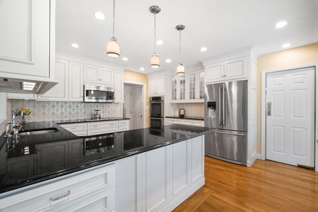 Single Family Residence at 125 Oxbow Road, Needham MA 02492, photo 8 of 38
