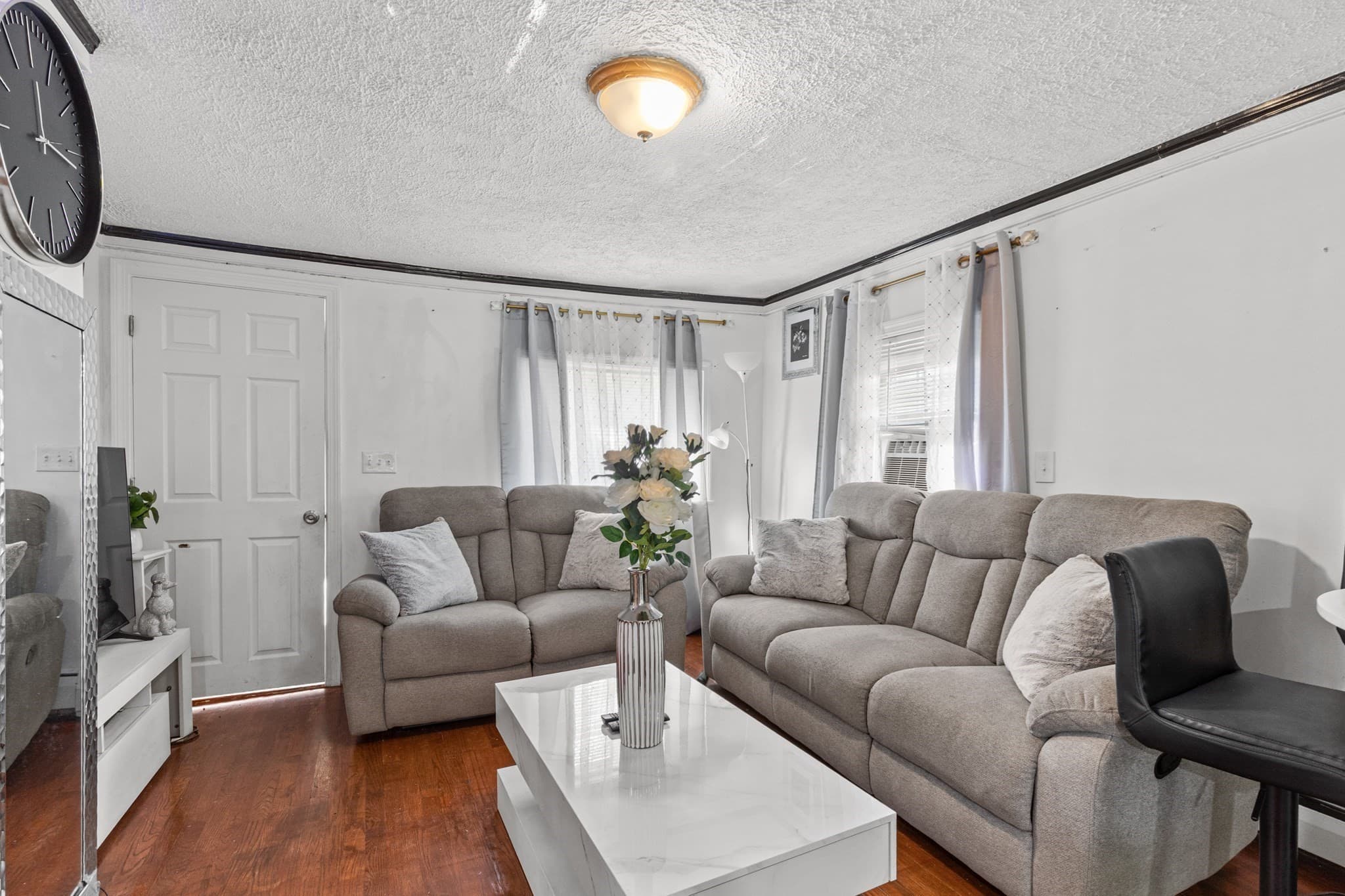 Single Family Residence at 452 Tecumseh St, Fall River MA 02721, photo 6 of 28
