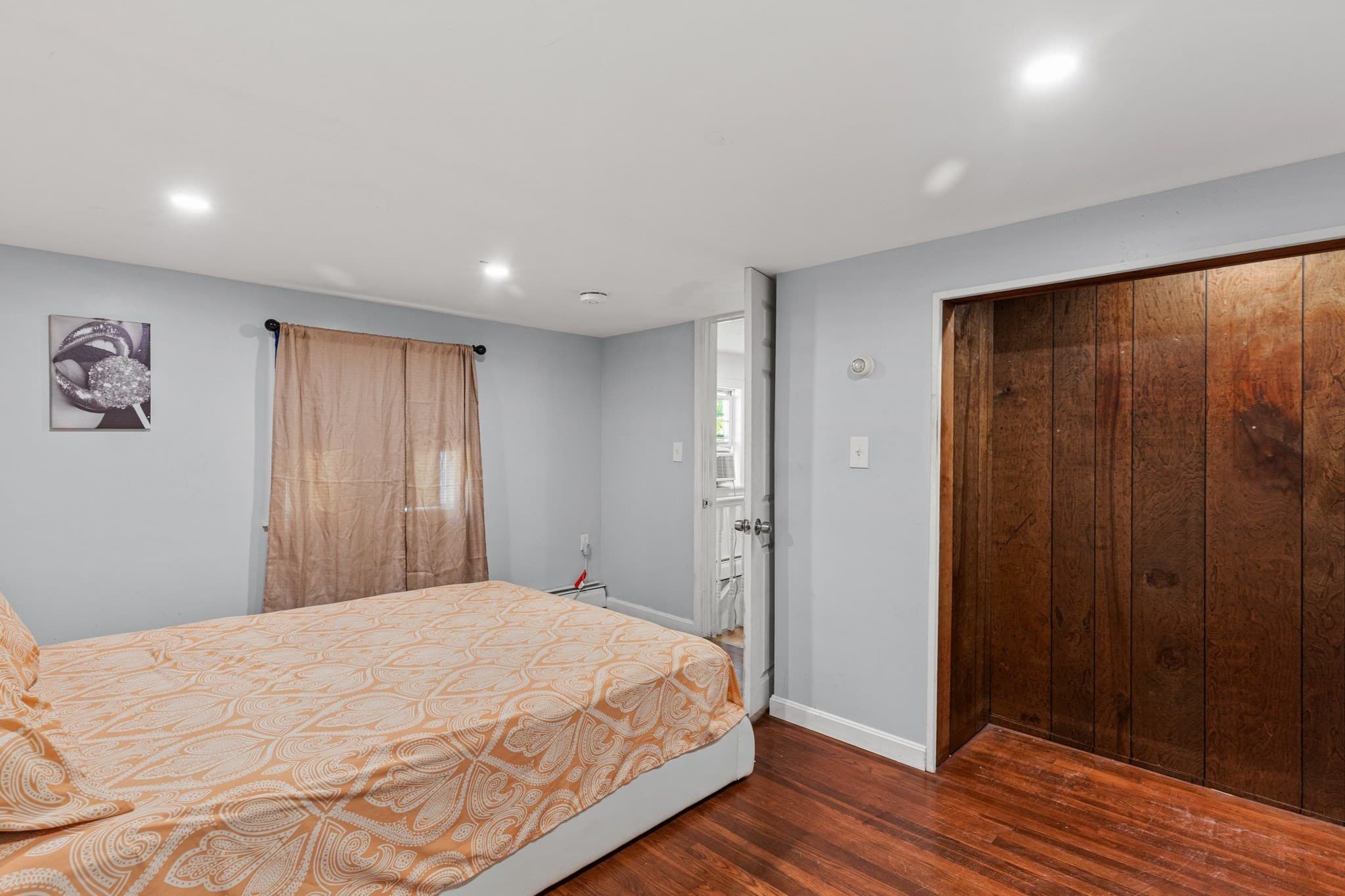 Single Family Residence at 452 Tecumseh St, Fall River MA 02721, photo 18 of 28