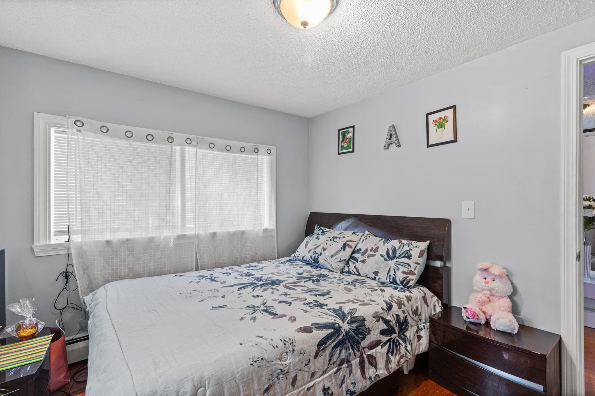 Single Family Residence at 452 Tecumseh St, Fall River MA 02721, photo 15 of 28