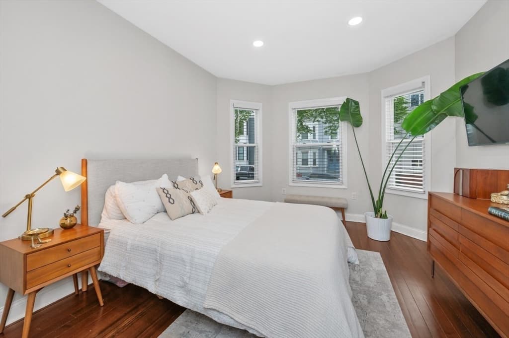 Condominium at 459 Meridian St # 1, Boston MA 02128, photo 6 of 27