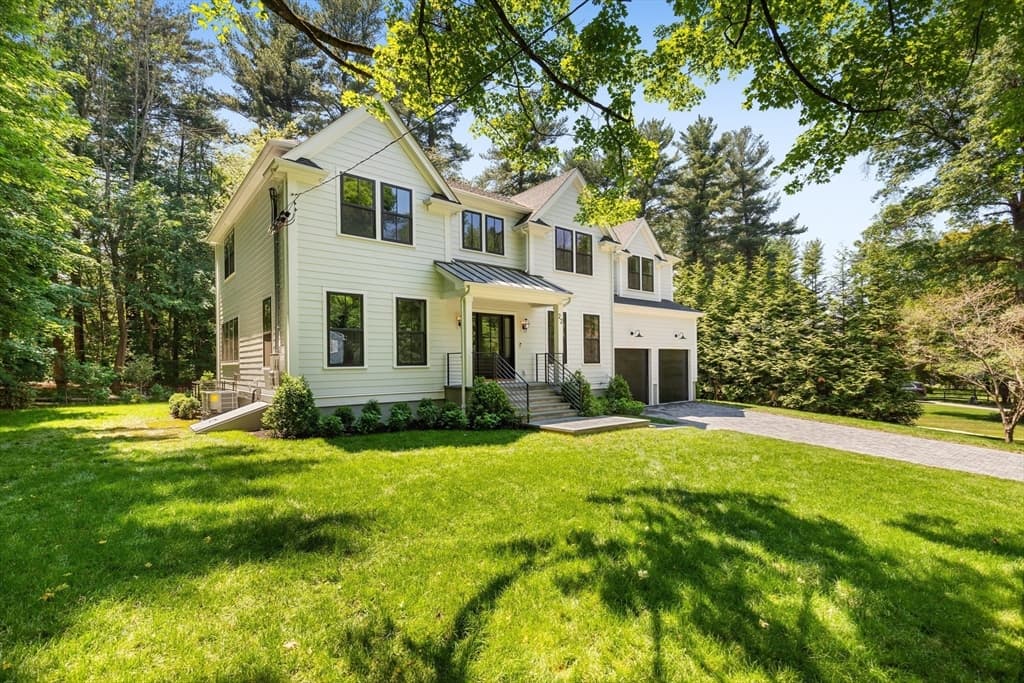 22 Constitution Rd, Lexington MA 02421