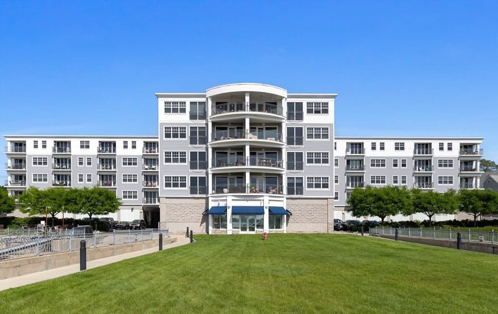 Condominium at 550 Pleasant Street # 411, Winthrop MA 02152, Winthrop, photo 22 of 27