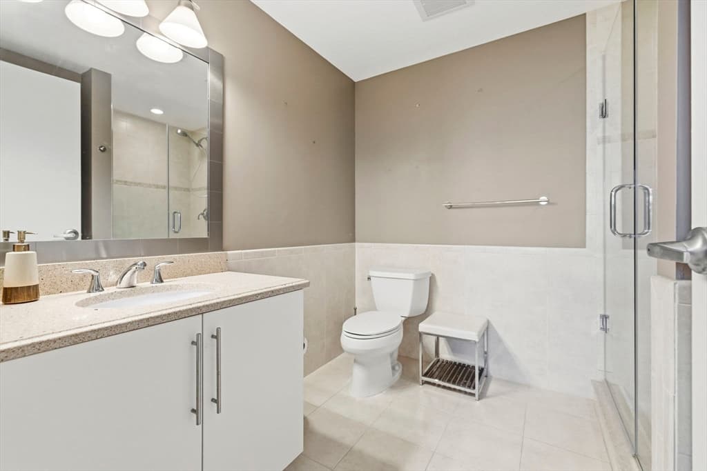 Condominium at 550 Pleasant Street # 411, Winthrop MA 02152, Winthrop, photo 18 of 27