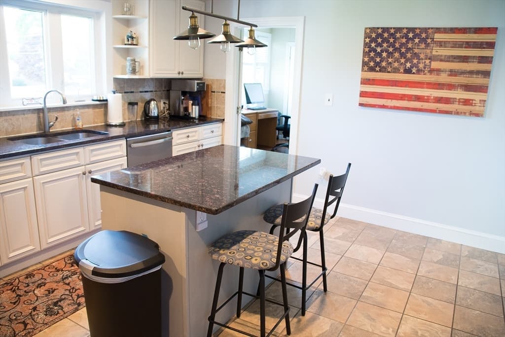 659 Liberty St, Rockland MA 02370 photo 3