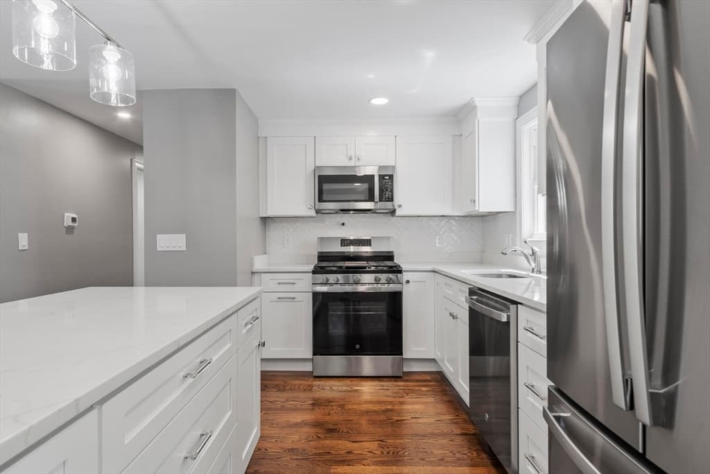 Single Family Residence at 62 Queensland Rd, Billerica MA 01862, photo 5 of 38